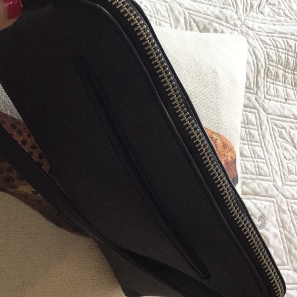 Universal Thread mini purse... - Picture 3 of 5